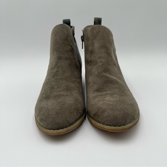 Boutique by Corky's Port Camo Booties Ankle Boots Women’s Size 9 Low Block Heel - Picture 6 of 12